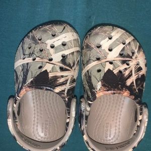 4C Camo Crocs
